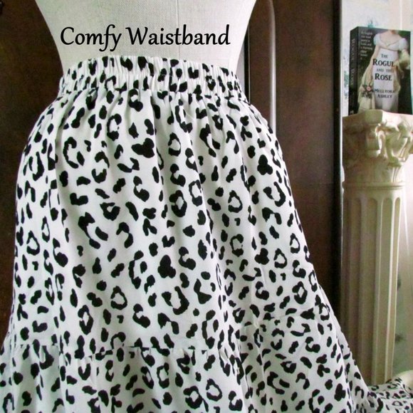 SKIRT, XL LONG TIERED BLACK & WHITE FLOWING LINED MAXI SKIRT, NWT, ELASTIC WAIST - Picture 2 of 5